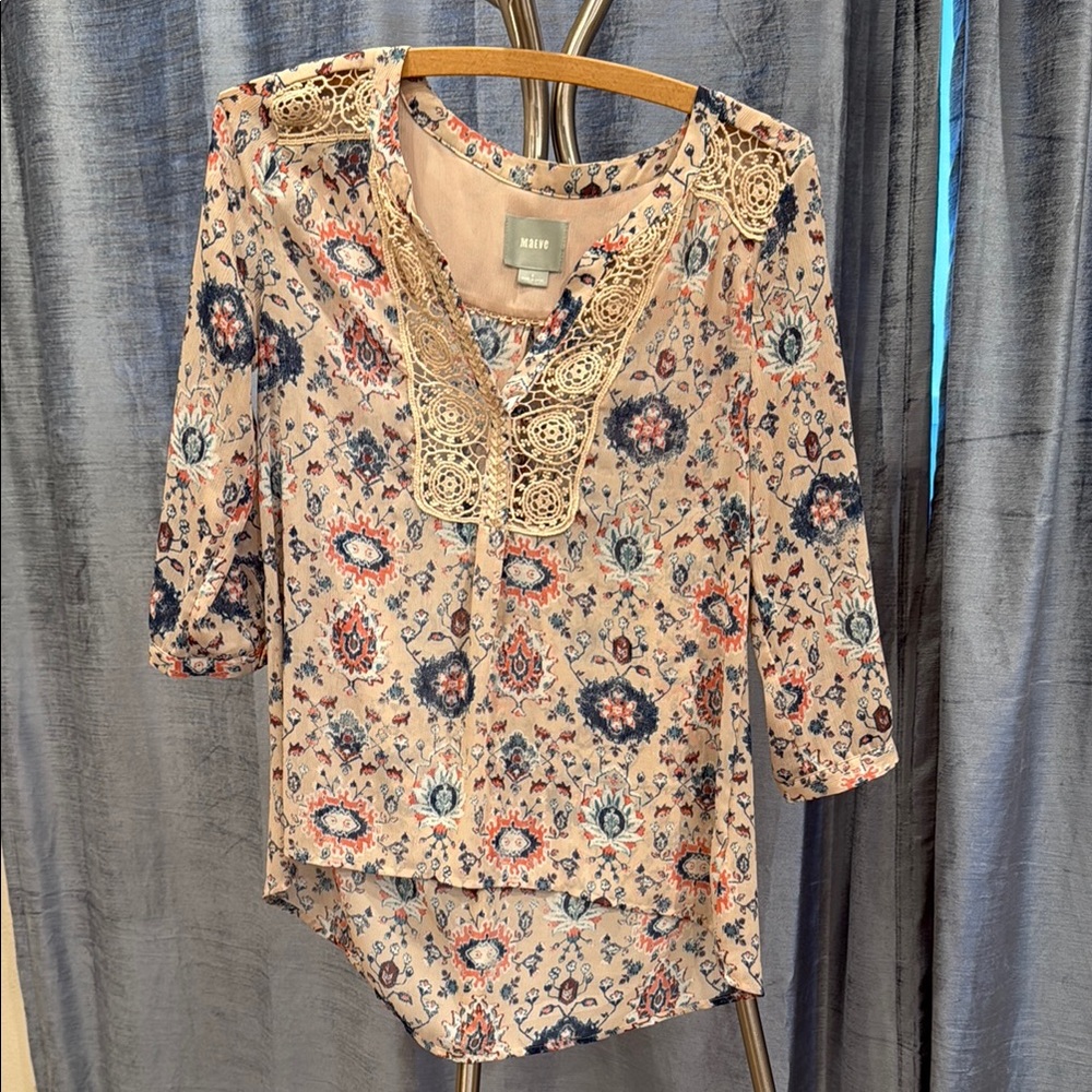 Anthropologie Maeve Boho Chic Floral Top with Lace Detail